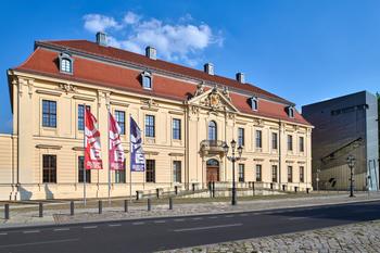 Außenansicht Jüdisches Museum Berlin, Altbau und Libeskind-Bau